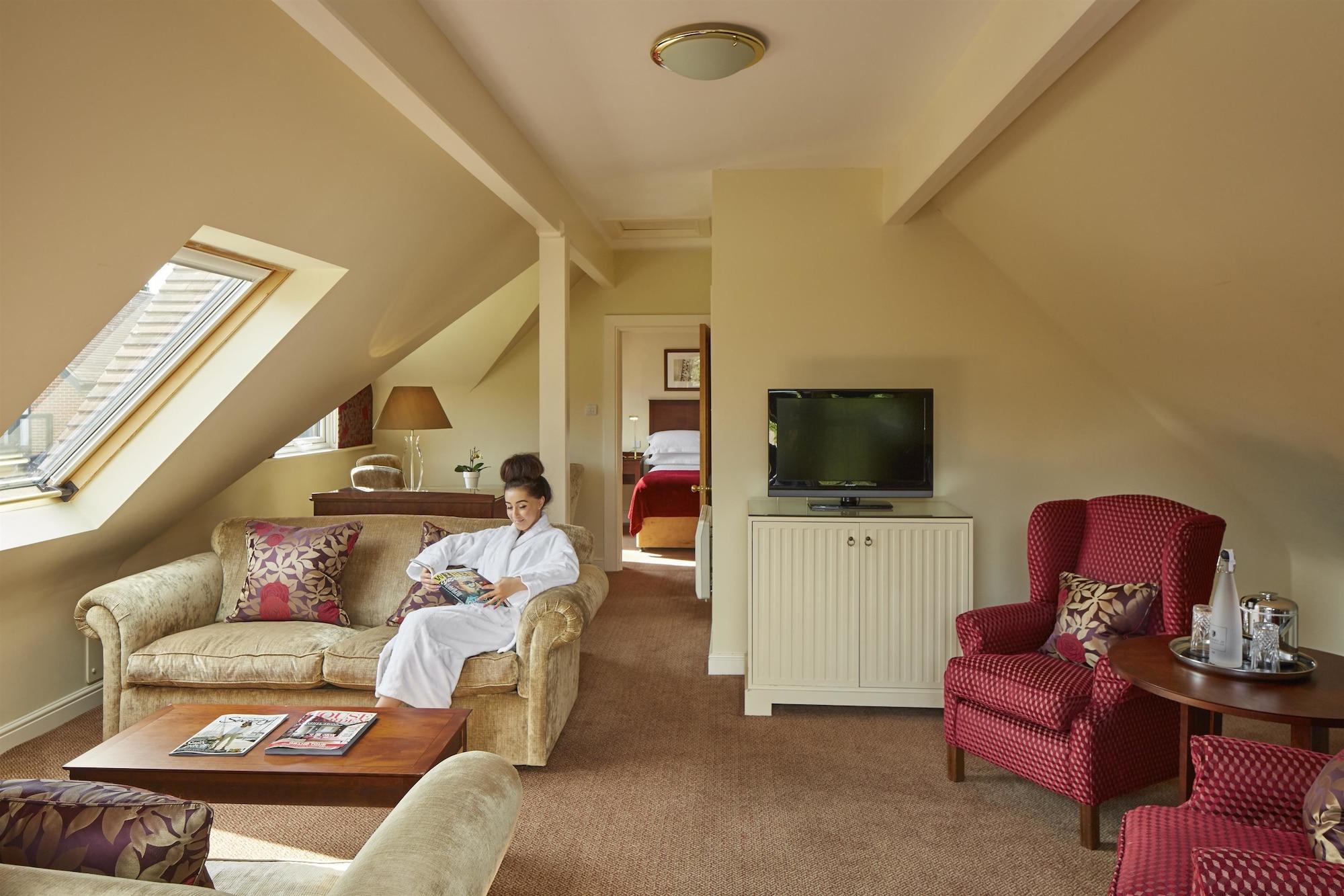 Macdonald Elmers Court Hotel Lymington Bagian luar foto