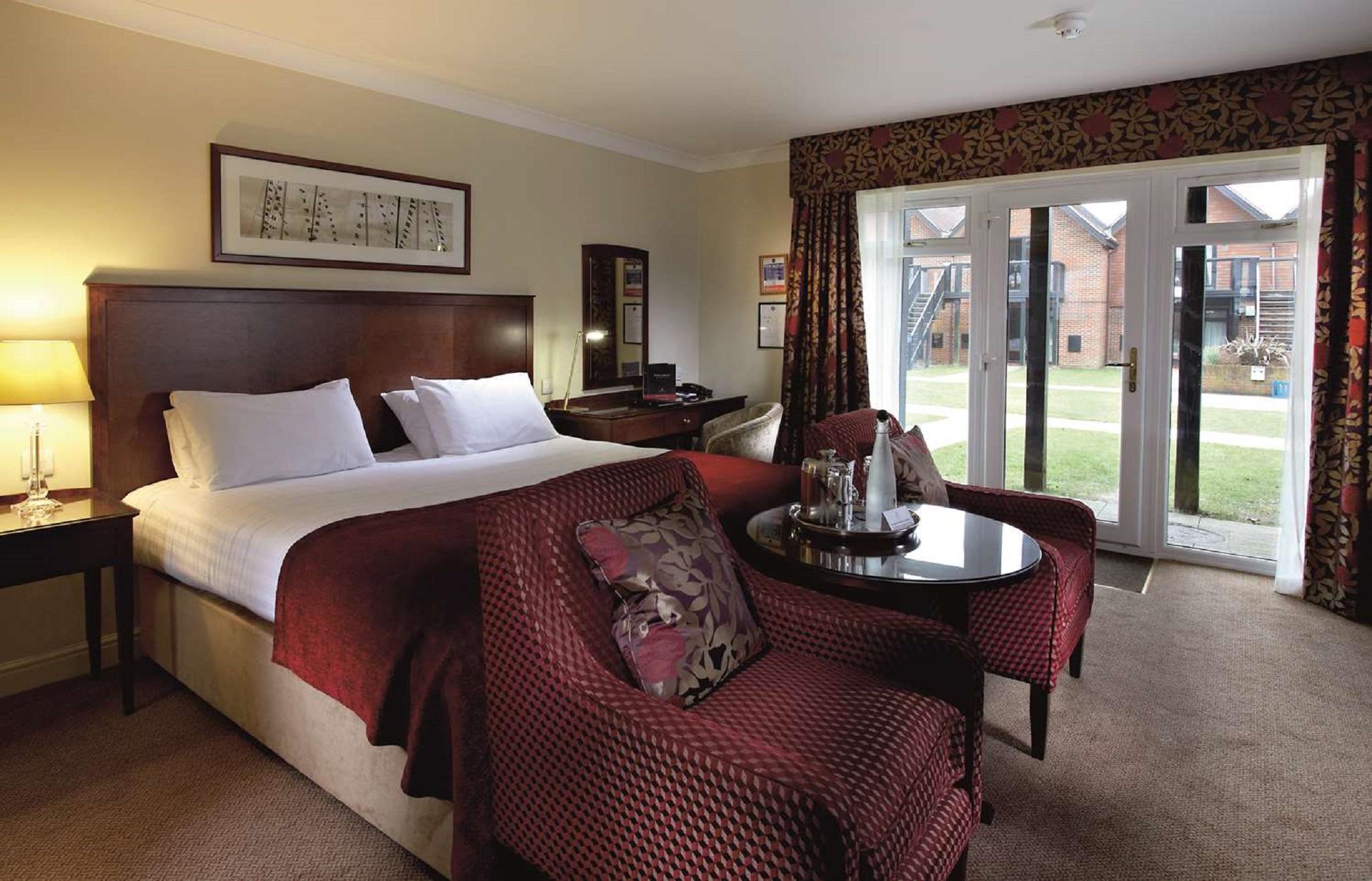Macdonald Elmers Court Hotel Lymington Bagian luar foto