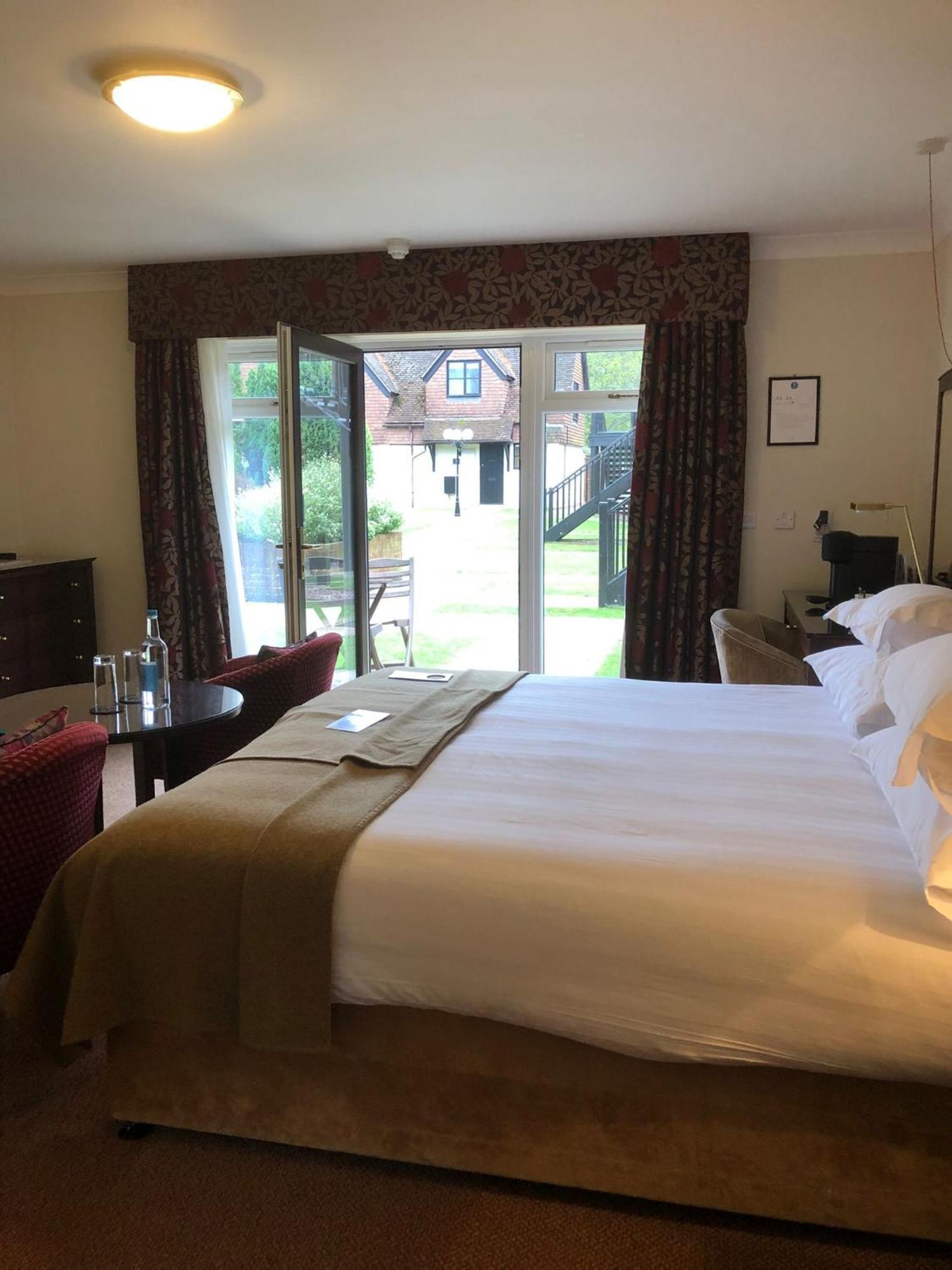 Macdonald Elmers Court Hotel Lymington Bagian luar foto