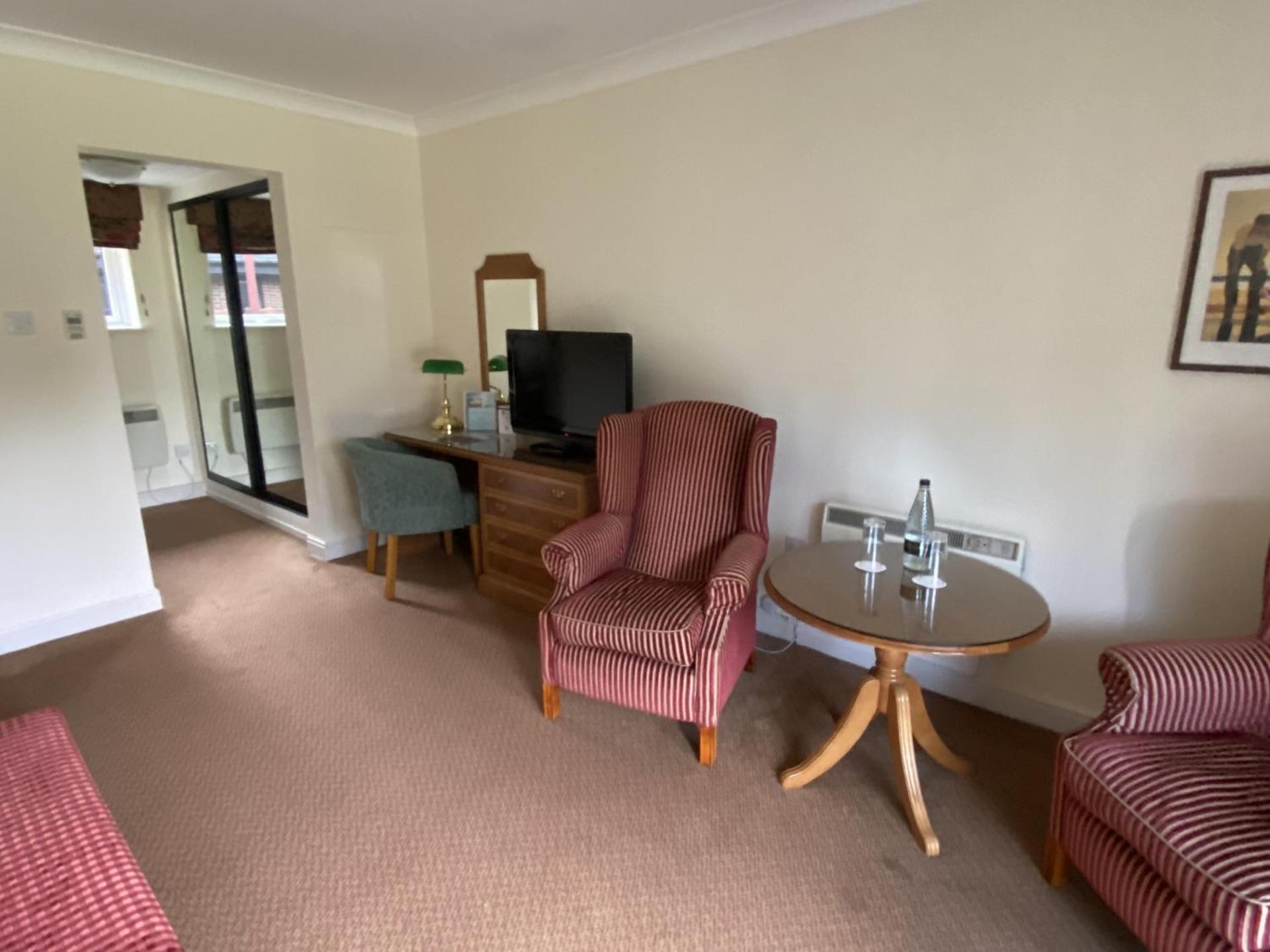 Macdonald Elmers Court Hotel Lymington Bagian luar foto