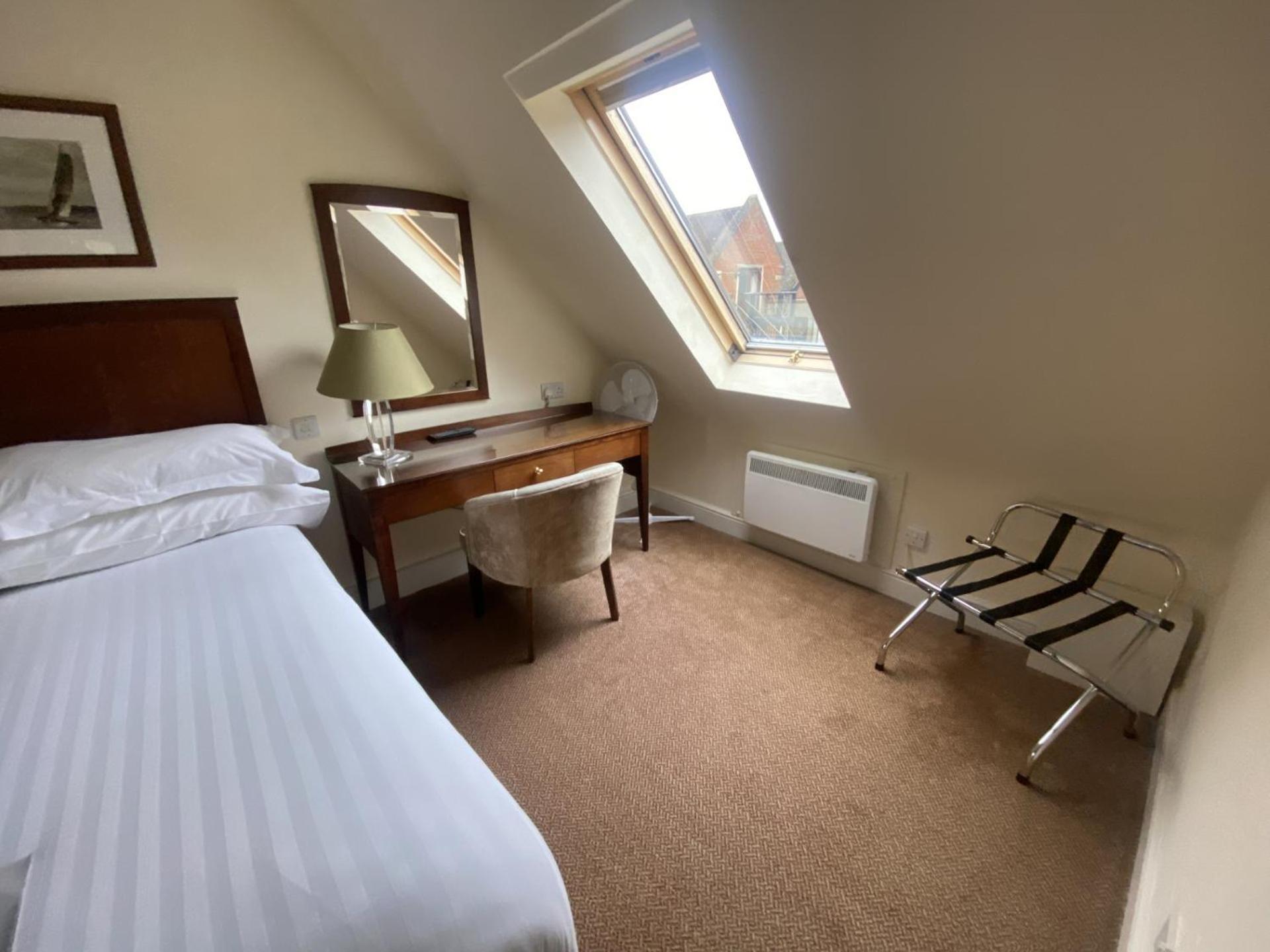Macdonald Elmers Court Hotel Lymington Bagian luar foto
