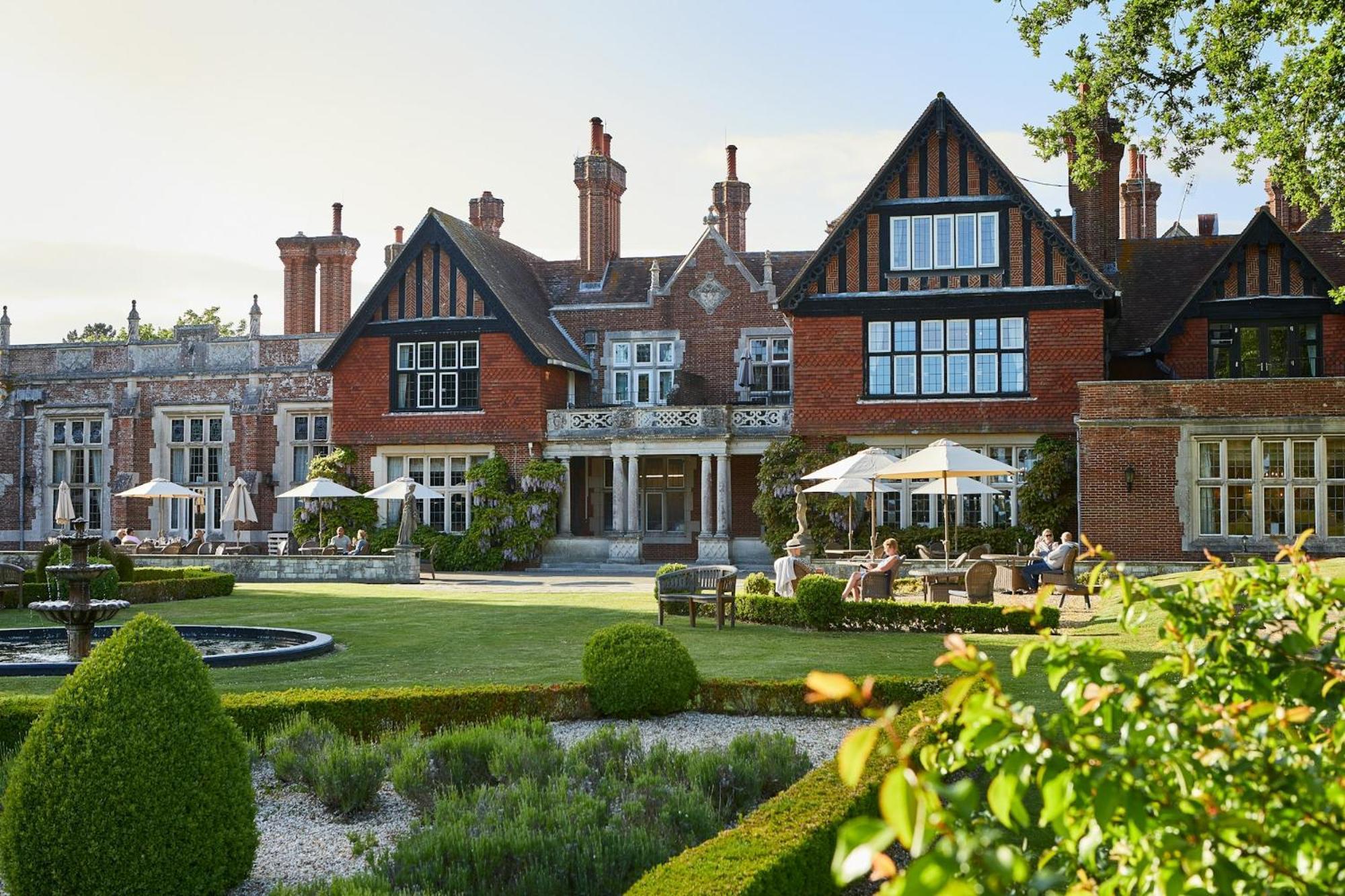 Macdonald Elmers Court Hotel Lymington Bagian luar foto