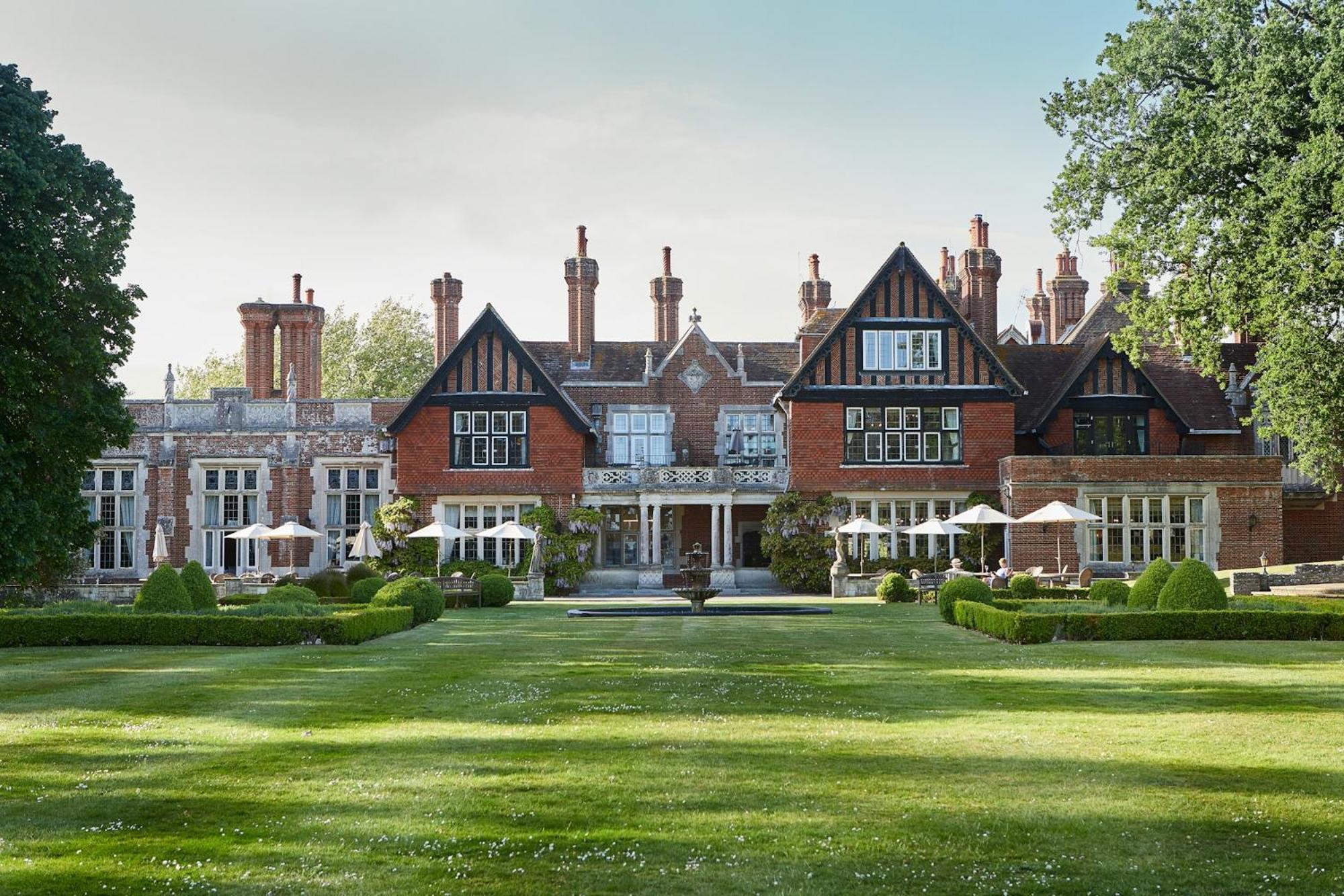 Macdonald Elmers Court Hotel Lymington Bagian luar foto