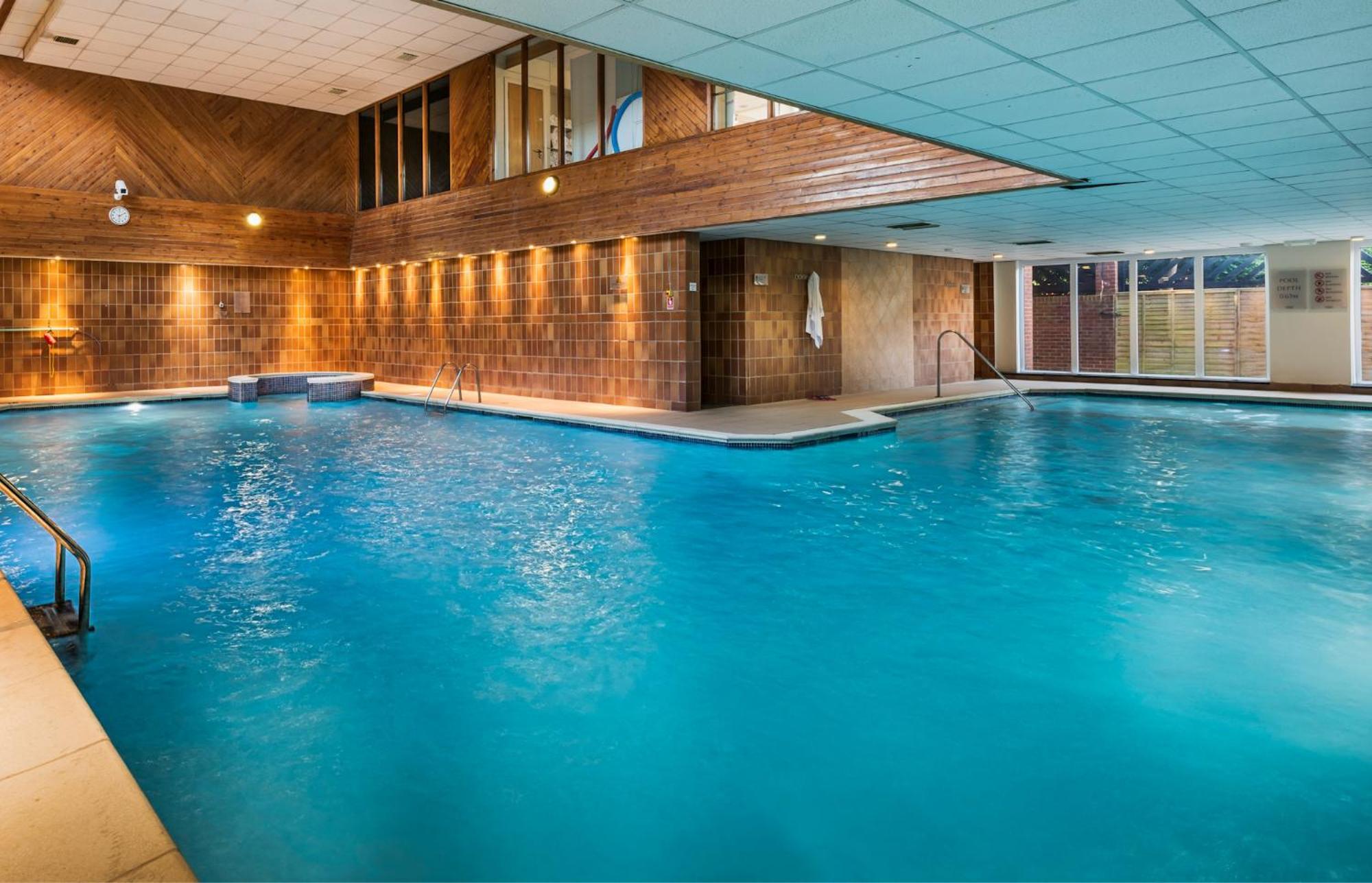 Macdonald Elmers Court Hotel Lymington Bagian luar foto